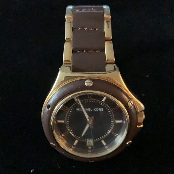 Michael Kors watch goldtone and leather band - Picture 3 of 7